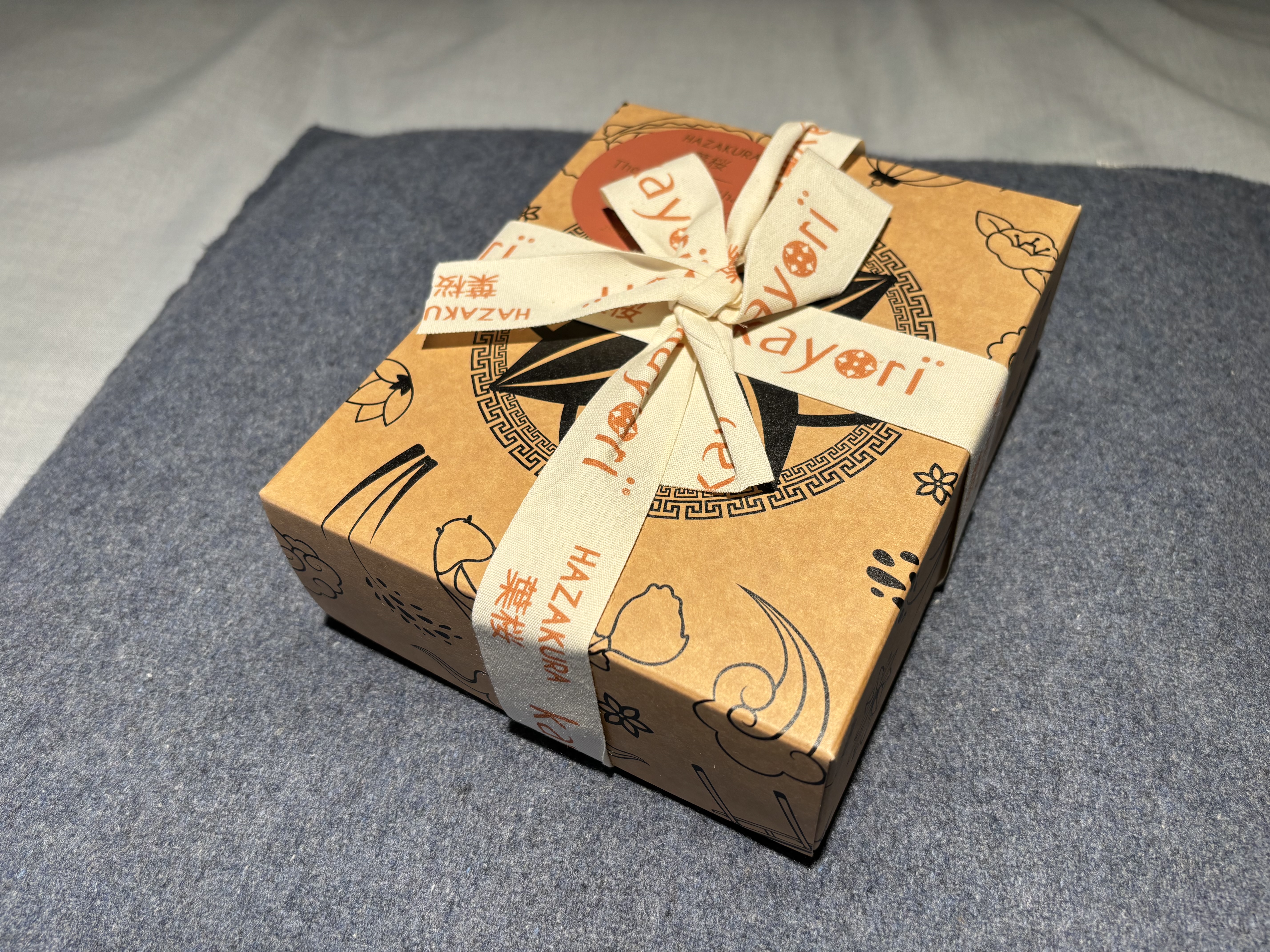 Kayori - Giftbox - The Hand Musthaves - Hazakura