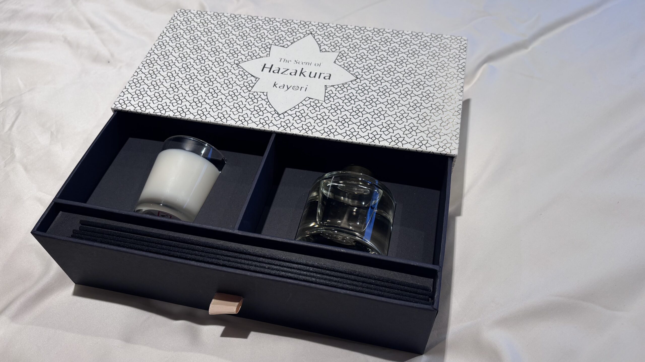 IMG_1094 Kayori giftbox Hazakura - Afbeelding 1