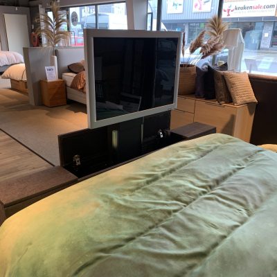 Voetbord plus TV lift