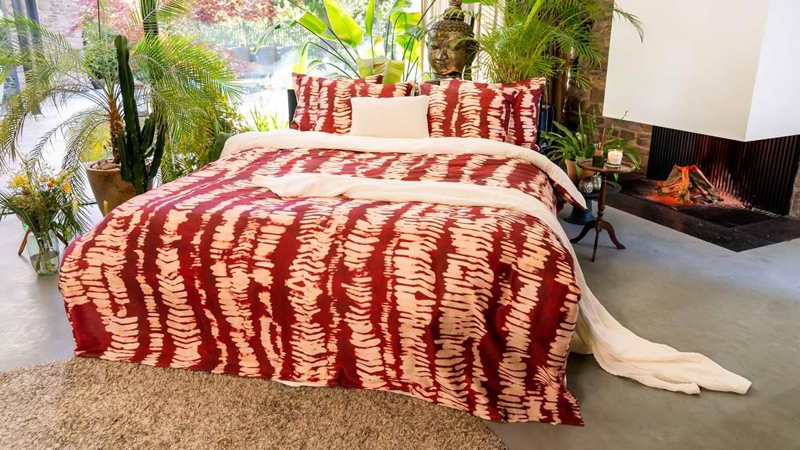 Kayori Chikuma Rood satijn 200TC Kayori Chikuma Rood satijn 200TC