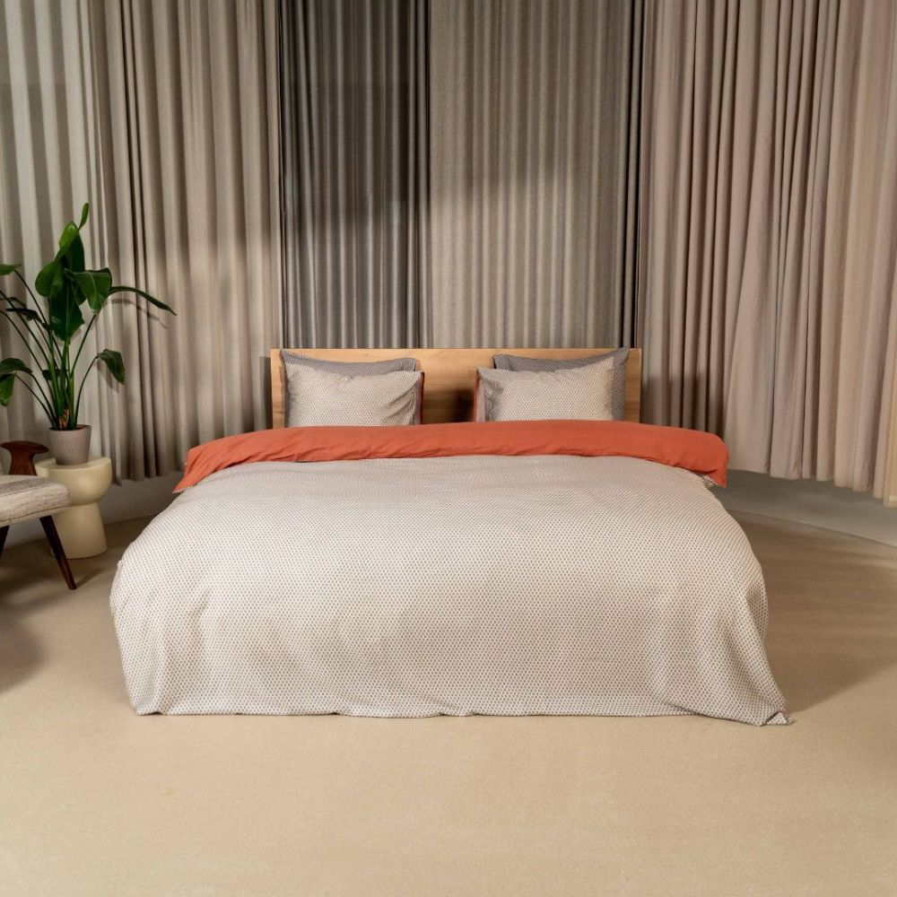 satomi_front_taupe Kayori Satomi 240x200/220cm katoensatijn - Afbeelding 1