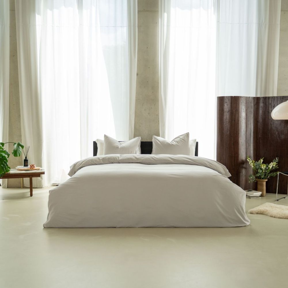 senju_-_zilvergrijs2 Kayori Senju zilvergrijs 240x200/220cm katoensatijn - Afbeelding 1